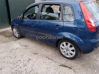 Usado Ford Fiesta Ghia 80 CV (58 kW) 2007 Azul Utilitario