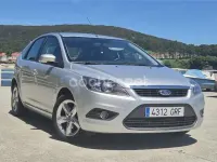 Usado Ford Focus Trend 109 CV (80 kW) 2009 Gris / plata Berlina
