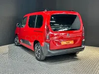 Usado Citroën Berlingo Feel 100 CV (73 kW) 2019 Rojo Monovolumen