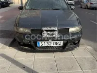 Usado Seat Leon Stella 105 CV (77 kW) 2004 Negro Utilitario