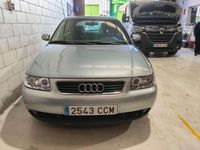 Usado Audi A3 Ambition 125 CV (91 kW) 2002 Azul Utilitario
