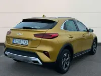 Usado Kia XCeed 160 CV (117 kW) 2022 Amarillo SUV