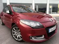 Usado Renault Mégane Bose Edition 110 CV (80 kW) 2013 Granate Berlina