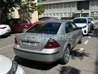 Usado Ford Mondeo Ambiente 115 CV (84 kW) 2006 Gris / plata Berlina
