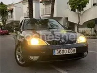 Usado Ford Mondeo Futura 115 CV (84 kW) 2004 Gris / plata Berlina