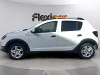 Usado Dacia Sandero Stepway 90 CV (66 kW) 2016 Blanco Berlina