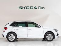 Usado Skoda Kamiq Selection 115 CV (84 kW) 2025 Blanco SUV