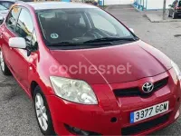 Usado Toyota Auris 90 CV (66 kW) 2008 Rojo Utilitario