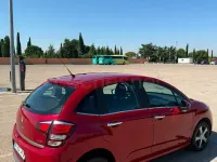 Usado Citroën C3 Live 75 CV (55 kW) 2016 Rojo Berlina