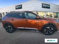Usado Peugeot 2008 Allure 130 CV (95 kW) 2020 Naranja SUV