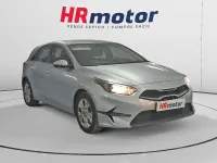 Usado Kia Ceed 101 CV (74 kW) 2023 Gris Utilitario
