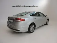 Usado Ford Mondeo Titanium 187 CV (137 kW) 2021 Gris / plata Berlina