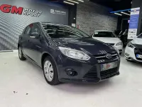 Usado Ford Focus Trend 124 CV (91 kW) 2013 Gris Berlina
