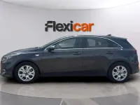 Usado Kia Ceed 136 CV (100 kW) 2023 Gris Utilitario