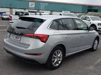 Usado Skoda Scala Ambition 95 CV (69 kW) 2023 Gris / plata Utilitario