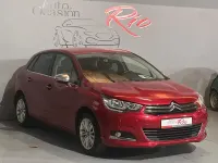 Usado Citroën C4 114 CV (83 kW) 2015 Granate Berlina