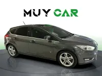 Usado Ford Focus Titanium 125 CV (91 kW) 2018 Gris Utilitario