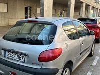 Usado Peugeot 206 90 CV (66 kW) 2000 Gris / plata Berlina