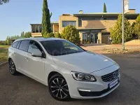 Usado Volvo V60 Momentum 120 CV (88 kW) 2018 Blanco Familiar