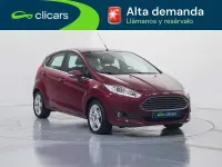Usado Ford Fiesta Titanium 95 CV (69 kW) 2015 Rojo Utilitario