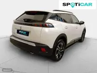 Usado Peugeot 2008 Allure 131 CV (96 kW) 2022 Plateado SUV
