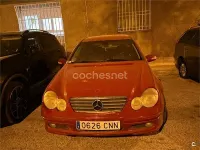 Usado Mercedes C180 143 CV (105 kW) 2003 Rojo Berlina