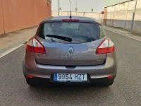 Usado Renault Mégane Life 115 CV (84 kW) 2014 Gris / plata Berlina