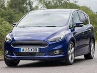 Usado Ford S-MAX Titanium 179 CV (131 kW) 2016 Blanco Monovolumen