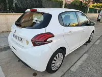Usado Peugeot 208 Signature Sky 83 CV (61 kW) 2019 Blanco Utilitario