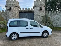 Usado Peugeot Partner Tepee 75 CV (55 kW) 2015 Blanco Monovolumen