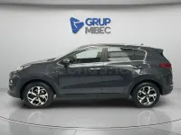 Usado Kia Sportage Plus 136 CV (100 kW) 2021 Gris / plata SUV