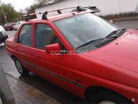 Usado Ford Escort Ghia 90 CV (66 kW) 1995 Rojo Berlina