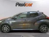 Usado Toyota Yaris Hybrid Active 116 CV (85 kW) 2022 Gris Berlina