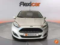 Usado Ford Fiesta Trend 82 CV (60 kW) 2016 Gris Utilitario