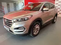 Usado Hyundai Tucson 115 CV (84 kW) 2015 Gris / plata SUV