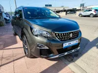 Usado Peugeot 5008 Allure 130 CV (95 kW) 2020 Verde SUV
