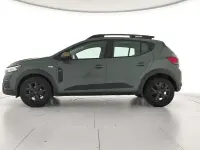 Usado Dacia Sandero Extreme 100 CV (73 kW) 2025 Verde Berlina