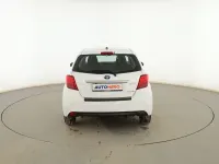 Usado Toyota Yaris Active 101 CV (74 kW) 2017 Blanco Utilitario