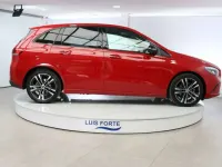 Usado Mercedes B200 150 CV (110 kW) 2019 Rojo Utilitario