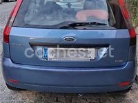Usado Ford Fiesta Ambiente 68 CV (50 kW) 2003 Azul Utilitario