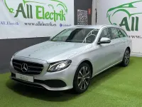 Usado Mercedes E300 306 CV (225 kW) 2019 Plateado Familiar