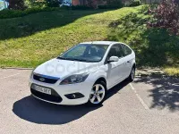 Usado Ford Focus Trend 90 CV (66 kW) 2009 Blanco Berlina