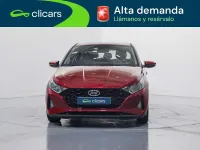 Usado Hyundai i20 101 CV (74 kW) 2022 Rojo Utilitario