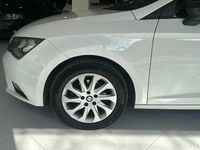 Usado Seat Leon Style 105 CV (77 kW) 2015 Blanco Familiar