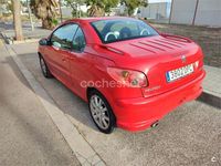 Usado Peugeot 206 CC 110 CV (80 kW) 2005 Rojo Descapotable