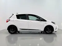Gebraucht Toyota Yaris Hybrid Sport 100 PS (73 kW) 2019 Weiß Limousine