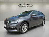 Usado Skoda Scala Ambition 110 CV (80 kW) 2022 Gris / plata Utilitario