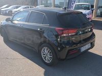 Usado Kia Rio 100 CV (73 kW) 2019 Negro Berlina