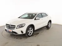 Usado Mercedes GLA180 Urban 122 CV (89 kW) 2017 Blanco SUV