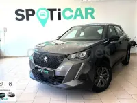 Usado Peugeot 2008 Active 110 CV (80 kW) 2022 Gris / plata SUV